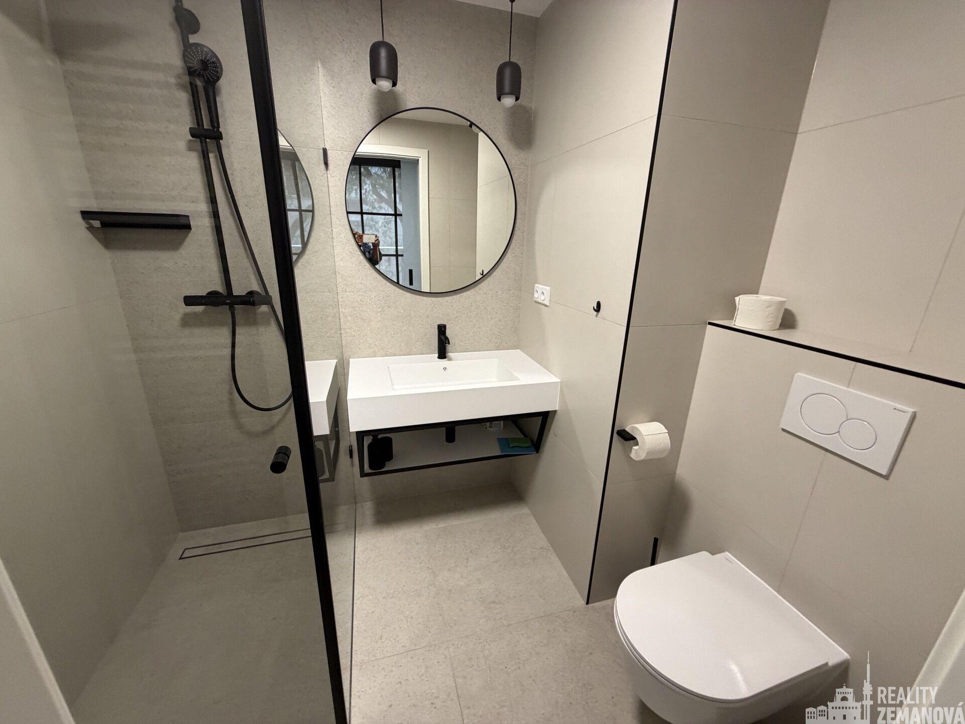 Nový zařízený mezonetový byt 2+kk, 55,67 m2 + terasy 50,5 m2, Korunní, Praha 2