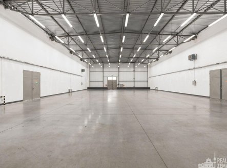Pronájem skladu, 1 395 m²