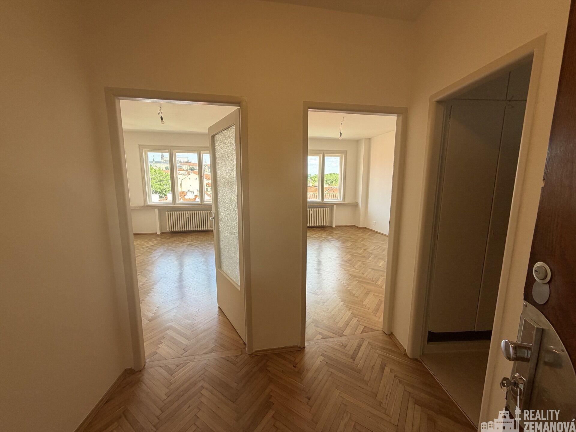Pronájem pěkného bytu s výhledem na Hrad, 2+1, Malá Strana, P-1