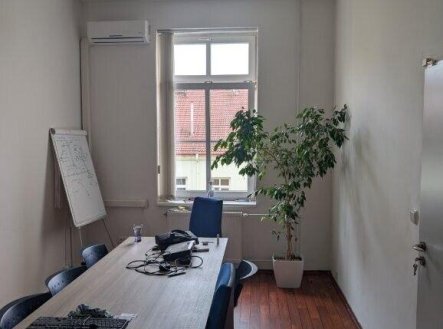 Pronájem kanceláře, 81 m²