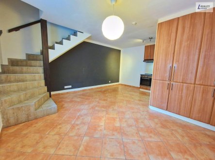 Pronájem bytu, 3+kk, 72 m²