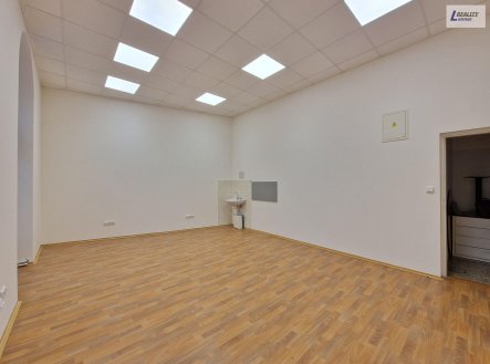 Pronájem kanceláře, 28 m²