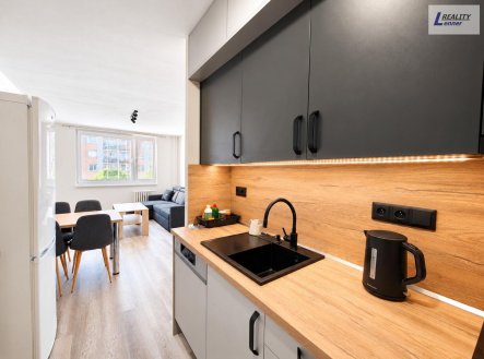 Pronájem bytu, 2+kk, 43 m²