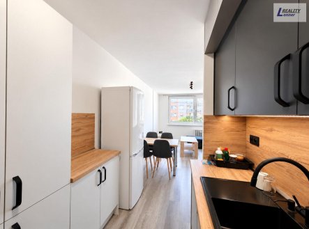 Pronájem bytu, 2+kk, 43 m²