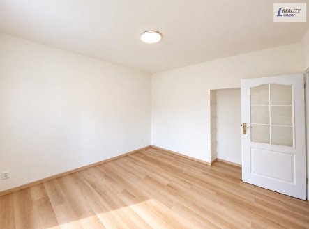 Pronájem bytu, 2+kk, 43 m²
