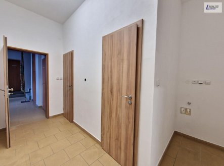 Pronájem kanceláře, 52 m²