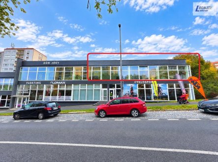 Pronájem obchodní prostory, 246 m²