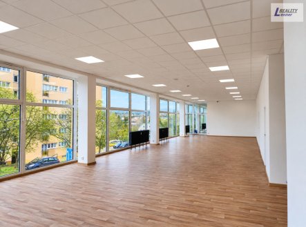 Pronájem obchodní prostory, 246 m²
