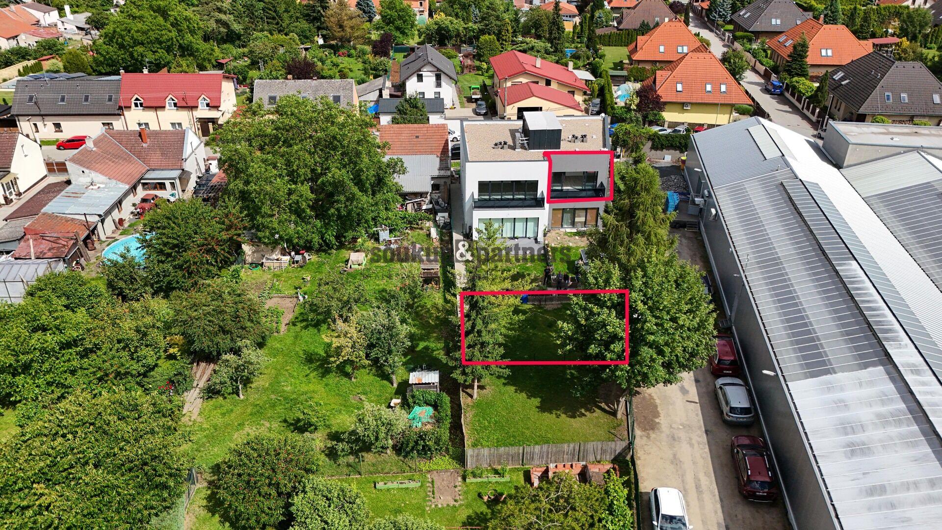 Ateliér 3+kk/ Komora/ 2 x Balkon - 79 m2 + zahrada 95 m2 - Novostavba, Líbeznice, Praha - východ.