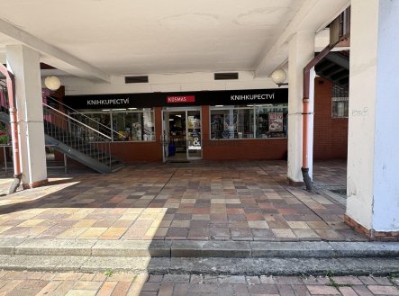 Pronájem obchodní prostory, 170 m²