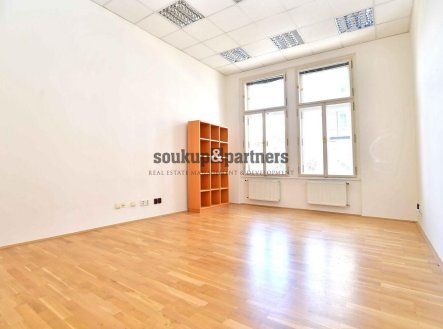 Pronájem kanceláře, 54 m²