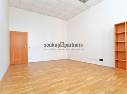 Pronájem kanceláře, 54 m²