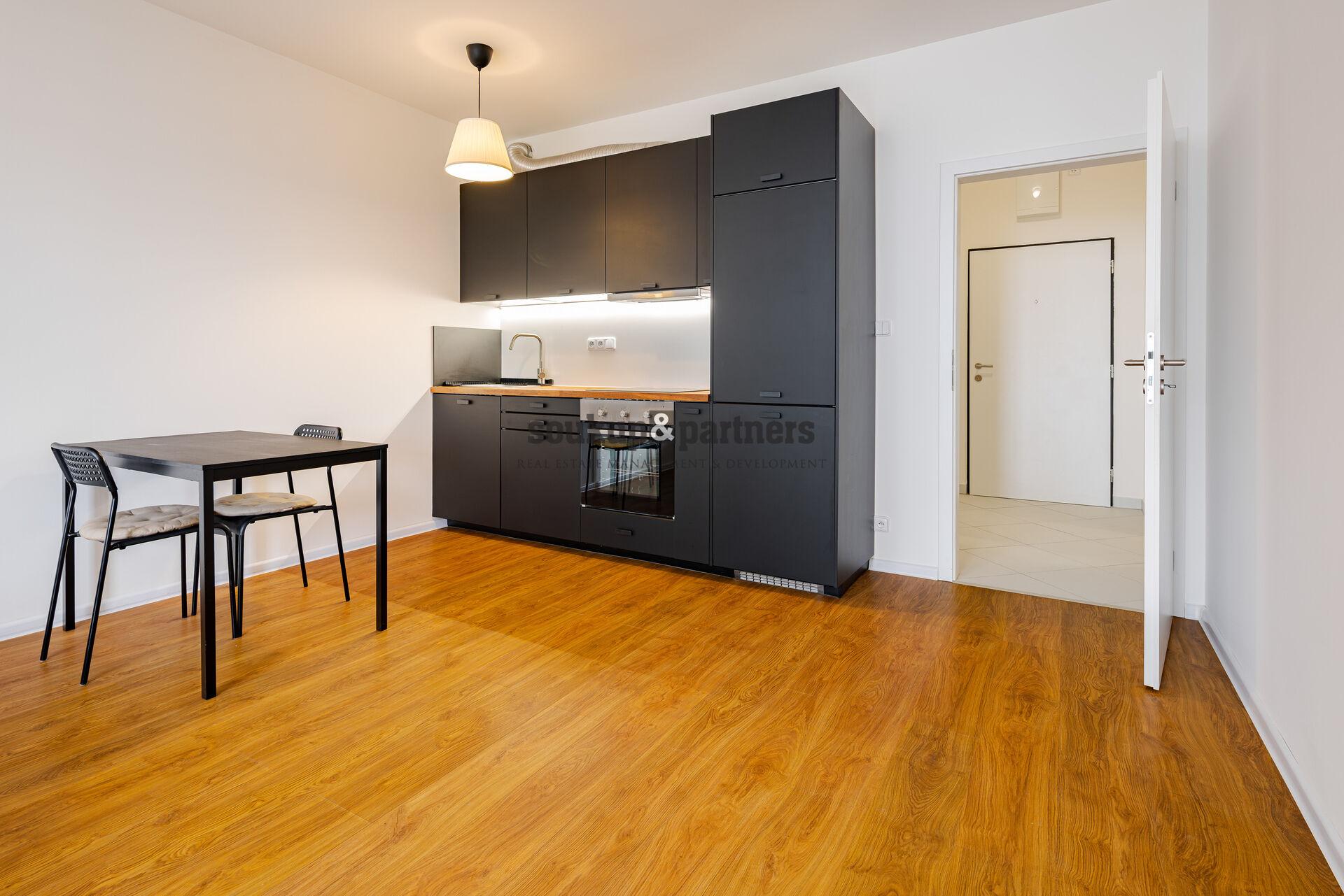 Pronájem bytu 1+kk 44 m² , balkon + garážové stání - Prosek Park - Praha 9 - Střížkov