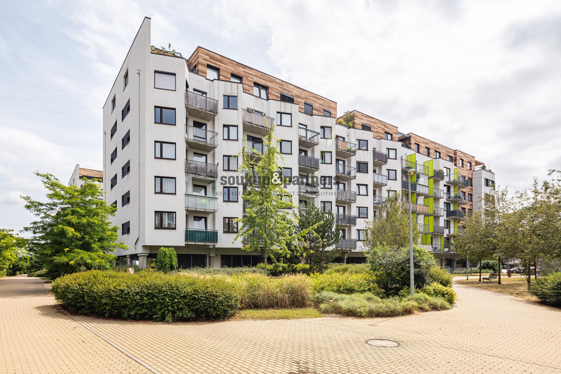 Pronájem bytu 1+kk 44 m² , balkon + garážové stání - Prosek Park - Praha 9 - Střížkov