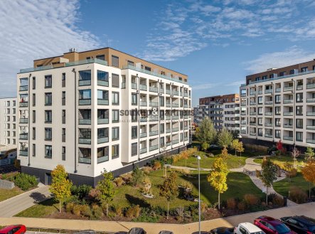 Pronájem garážového stání, 14 m²