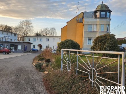 Prodej nájemního domu, 2 100 m² obrázek