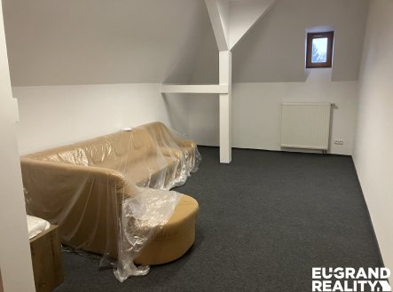 Pronájem kanceláře, 94 m²