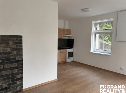 Pronájem bytu, 1+kk, 35 m²