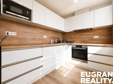 Pronájem bytu, 2+kk, 68 m²