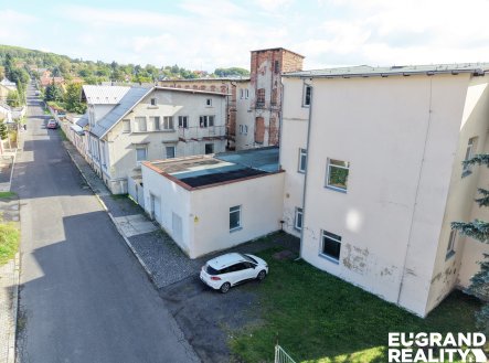 Prodej komerčního objektu, výroba, 2 400 m²