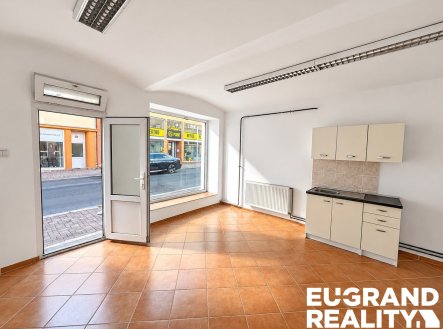 Pronájem obchodní prostory, 65 m²