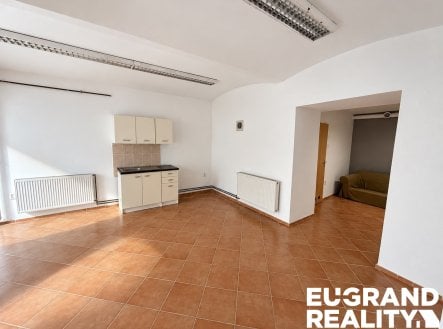 Pronájem obchodní prostory, 65 m²