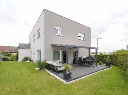 Pronájem domu/vily, 202 m²