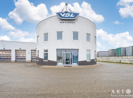 Pronájem kanceláře, 230 m²