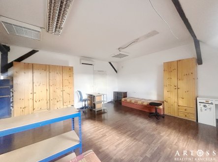 Pronájem bytu, 1+kk, 33 m²