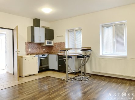 Pronájem bytu, 1+kk, 32 m²