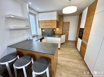 Pronájem bytu, 1+kk, 29 m²