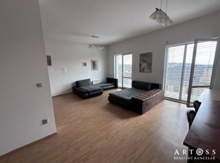 Pronájem bytu, 1+kk, 74 m²