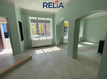 Pronájem obchodní prostory, 70 m²