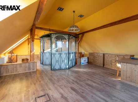 Pronájem kanceláře, 85 m²