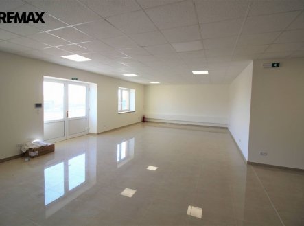 Pronájem obchodní prostory, 190 m²