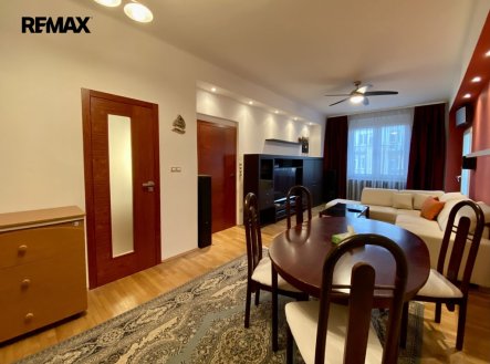 Pronájem bytu, 2+1, 72 m²