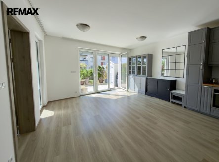 Pronájem bytu, 2+kk, 57 m²