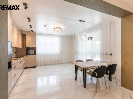Prodej domu/vily, 244 m²