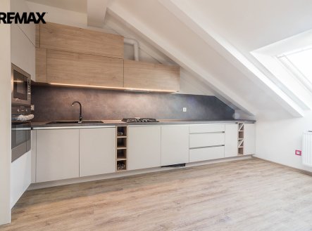 Pronájem bytu, 3+kk, 141 m²