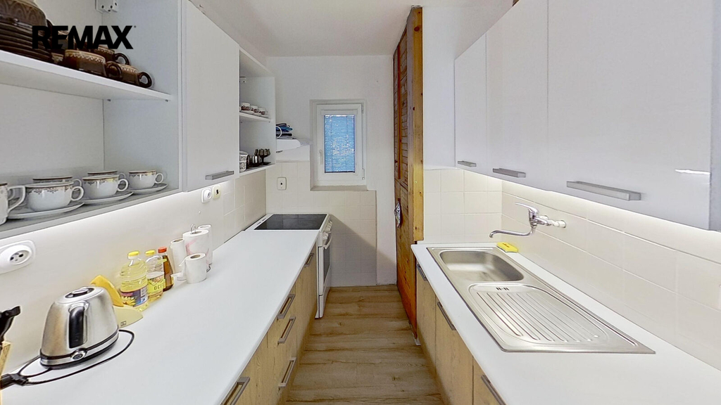 14258b819ce9421d8a6a8a4cace4dc97-kitchen.jpg