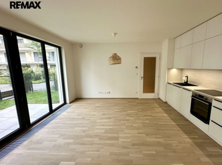 Pronájem bytu, 1+kk, 39 m²