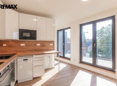 Pronájem bytu, 1+kk, 38 m²