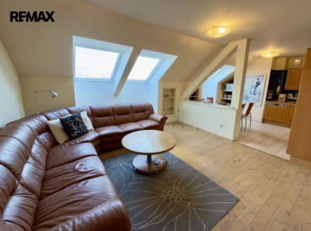 Pronájem bytu, 4+kk, 94 m²