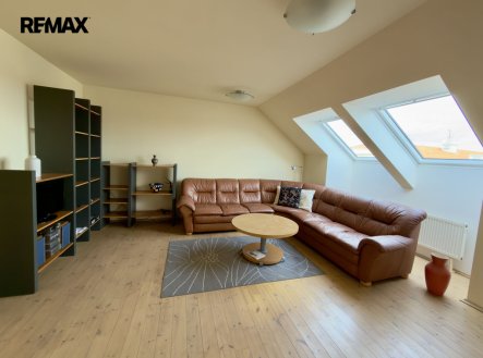 Pronájem bytu, 4+kk, 94 m²