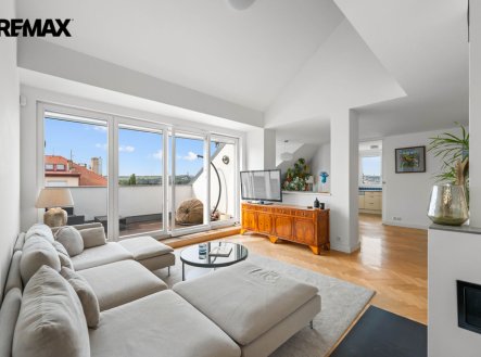 Pronájem bytu, 4+1, 180 m²