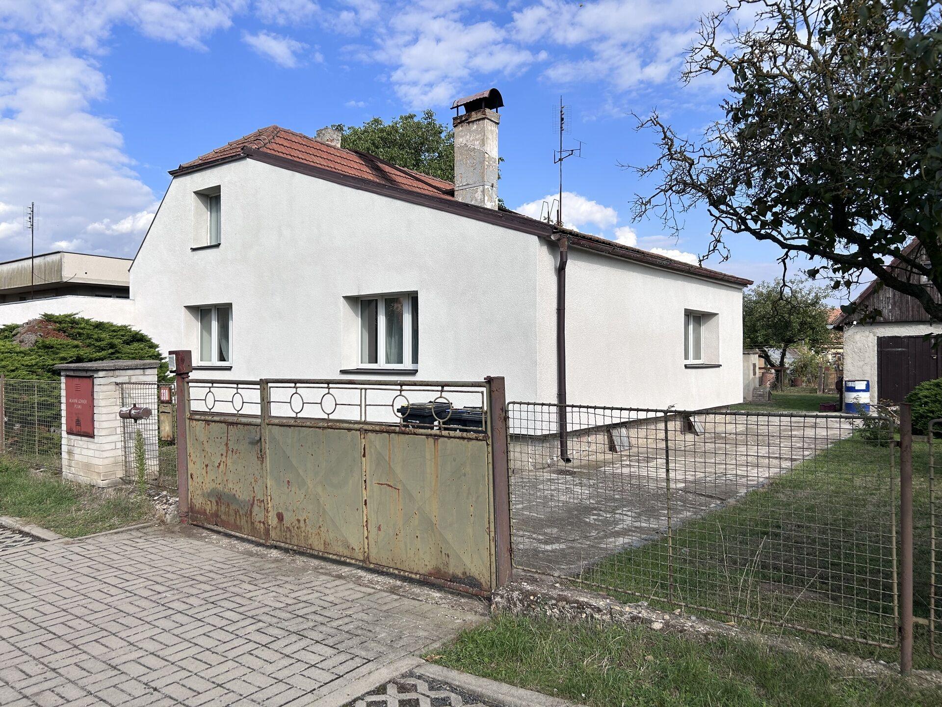 Rodinný dům se zahradou v Dobroměřicích, pozemek 1337 m2