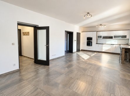 Pronájem bytu, 2+kk, 70 m²