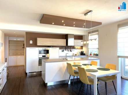 Pronájem bytu, 3+kk, 108 m²