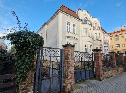 Pronájem bytu, 3+kk, 95 m²