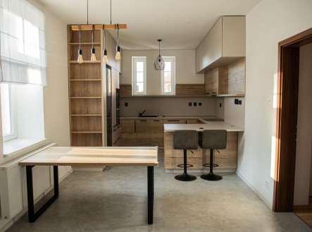 Pronájem bytu, 3+kk, 95 m²